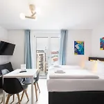 Homaris Therese 3*